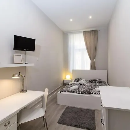 Cityscape Budget Thokoly Apartment