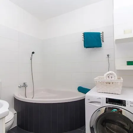 Cityscape Budget Thokoly Apartment Budapest