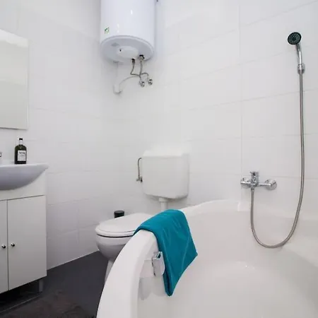 Cityscape Budget Thokoly Apartment